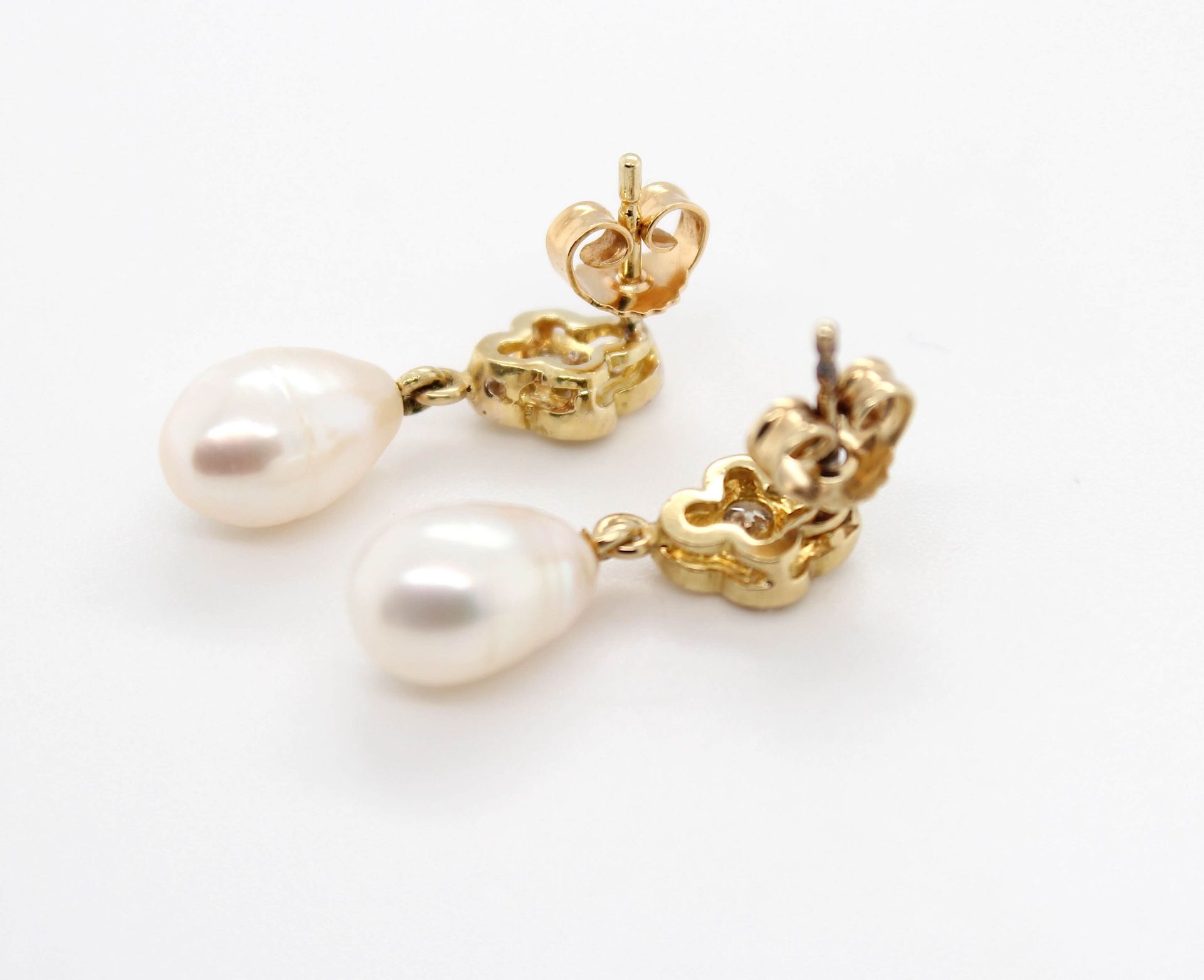 Earrings with cultured pearl and total of ca. 0.56 ct brilliants - Image 2 of 2