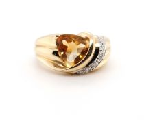 Ring mit Citrin und Brillanten Material: 585 Gold Diamanten: 6 Brillanten, ges. ca. 0,06 ct, SI,