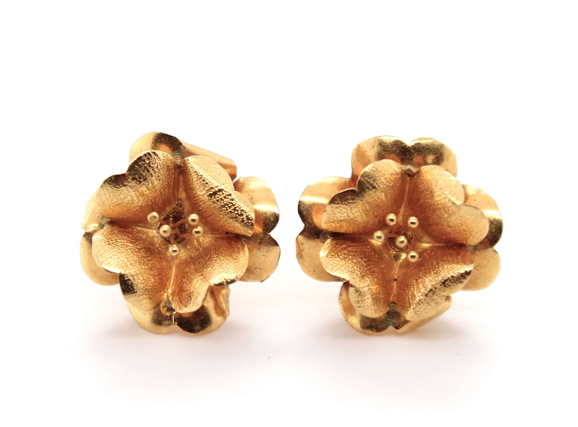 1 pair of ear studs in the shape of a flower 21 ct - Image 2 of 3