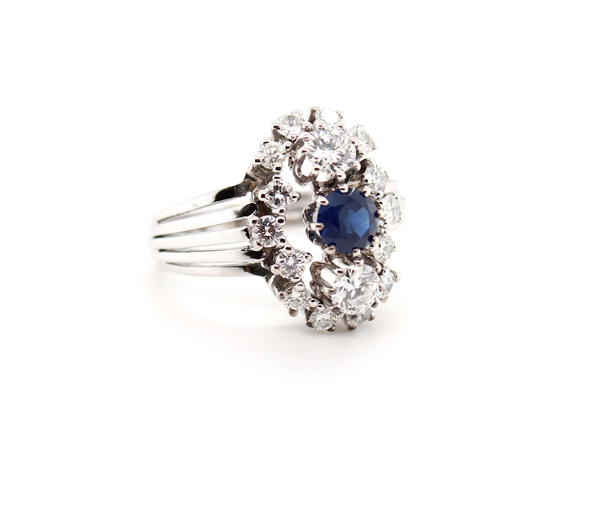 Ring with one sapphire and brilliants total ca. 1.1 ct - Image 2 of 3