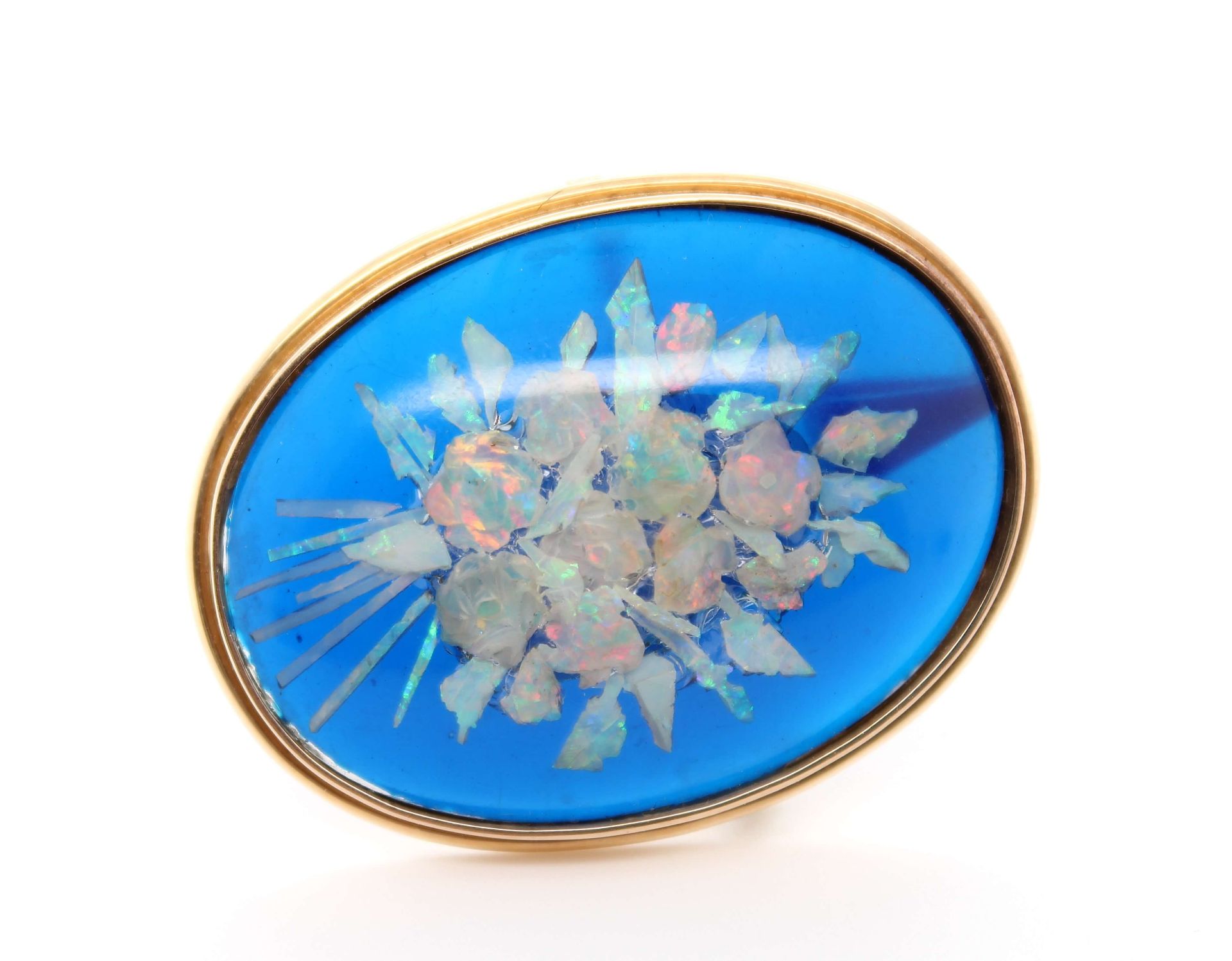 Pendant/brooch with white opal