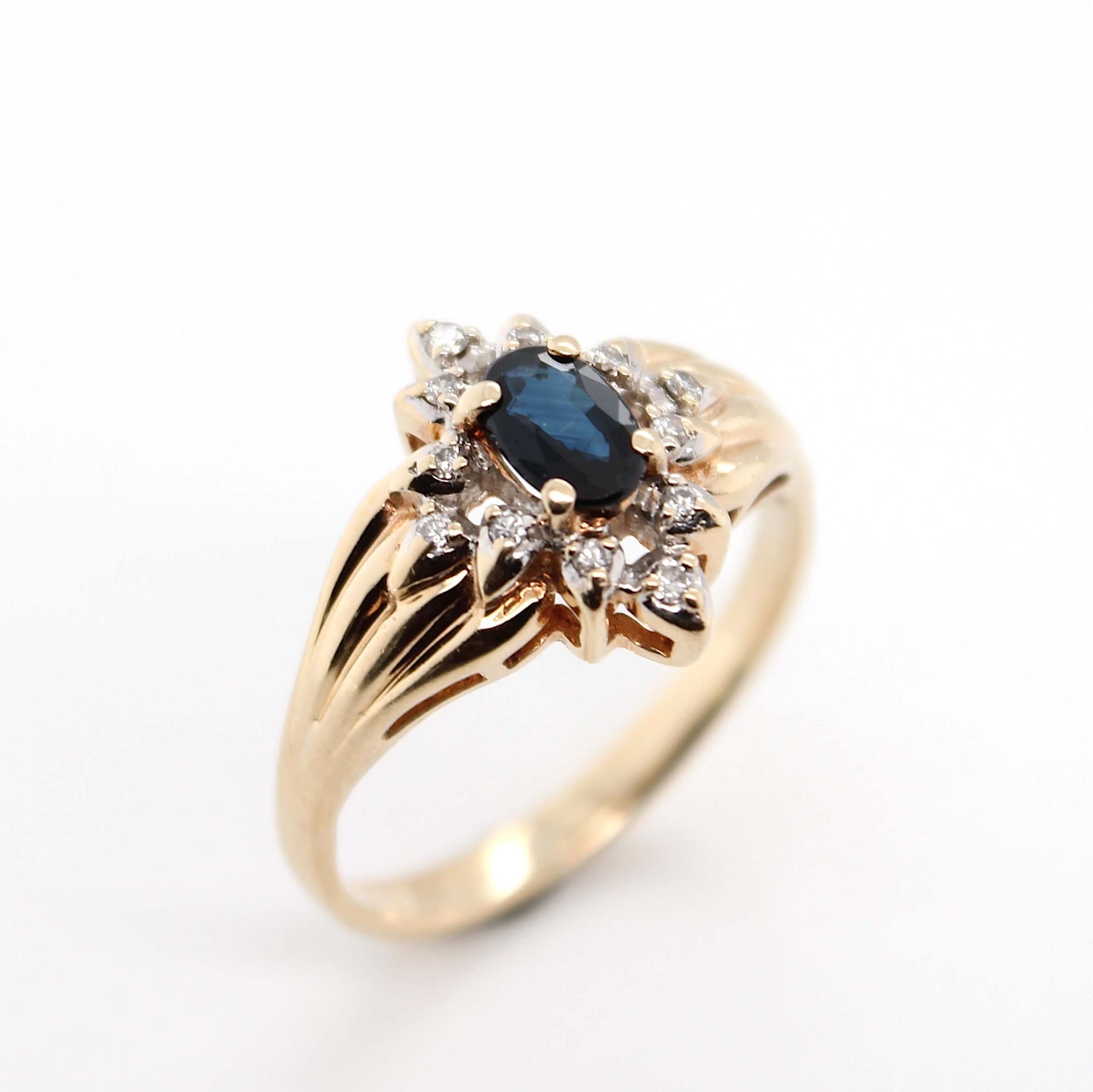 Ring with sapphire and brilliants - Image 2 of 3