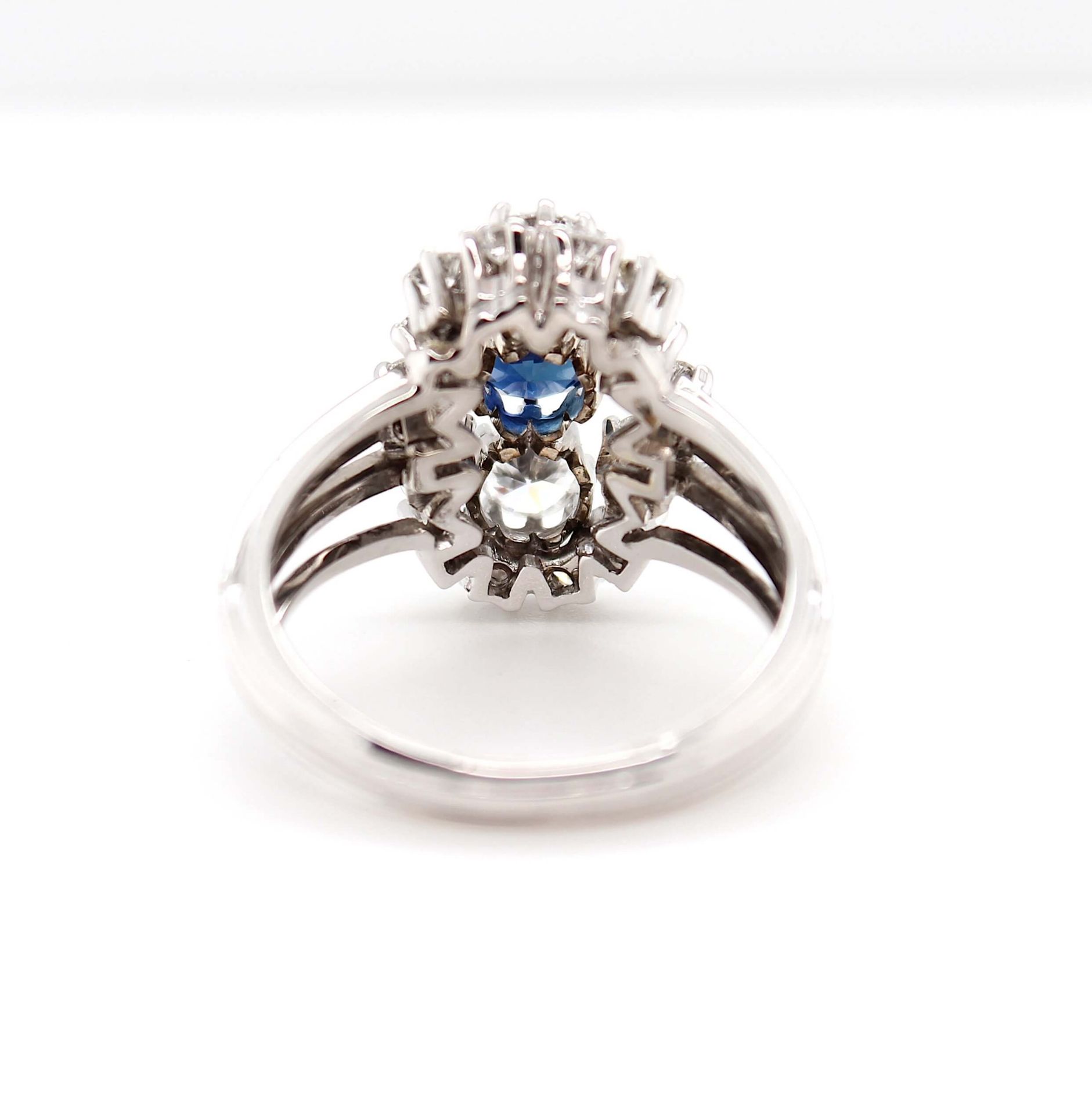 Ring with one sapphire and brilliants total ca. 1.1 ct - Image 3 of 3