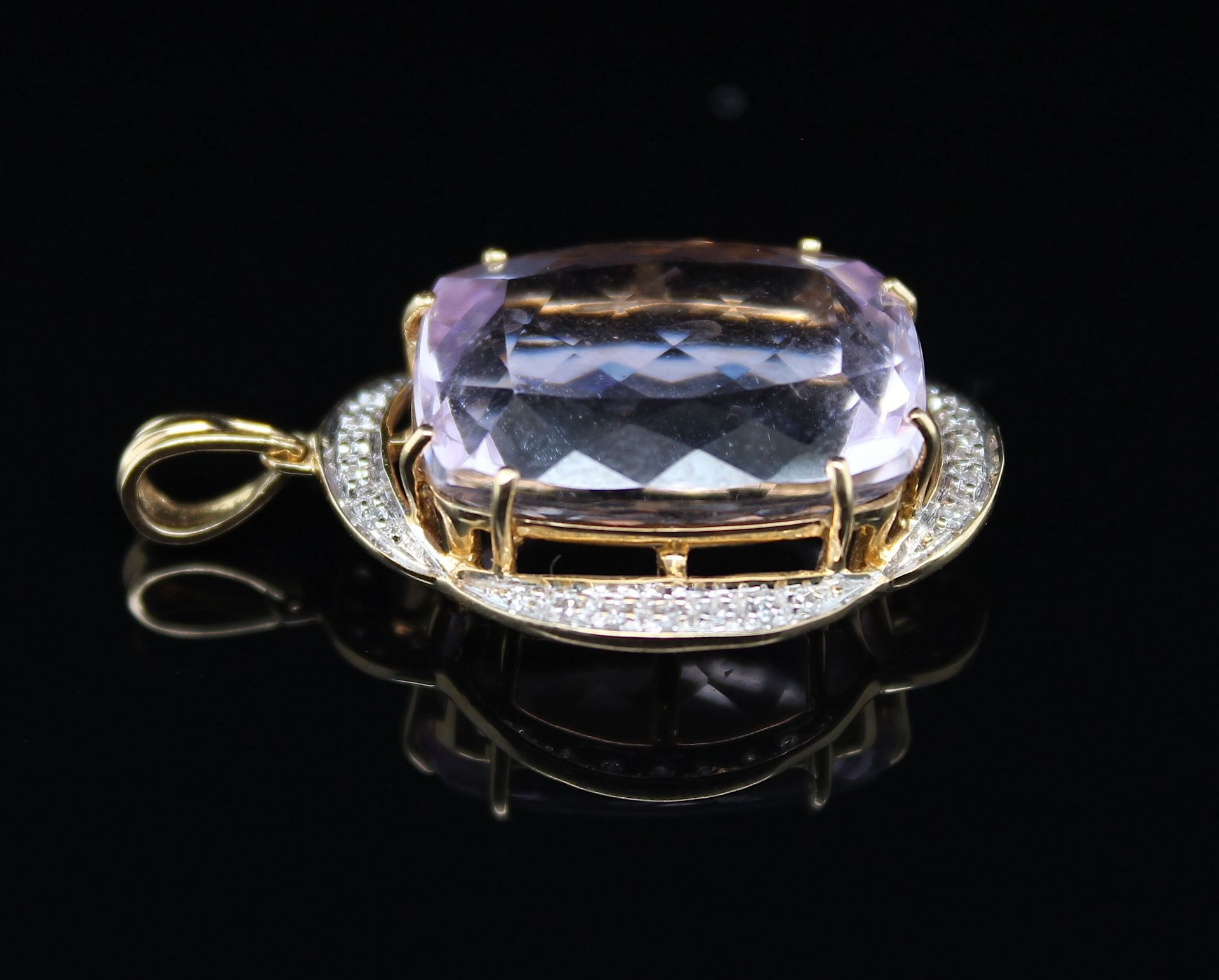 Pendant with a kunzite ca. 23 ct. and diamonds - Image 2 of 3