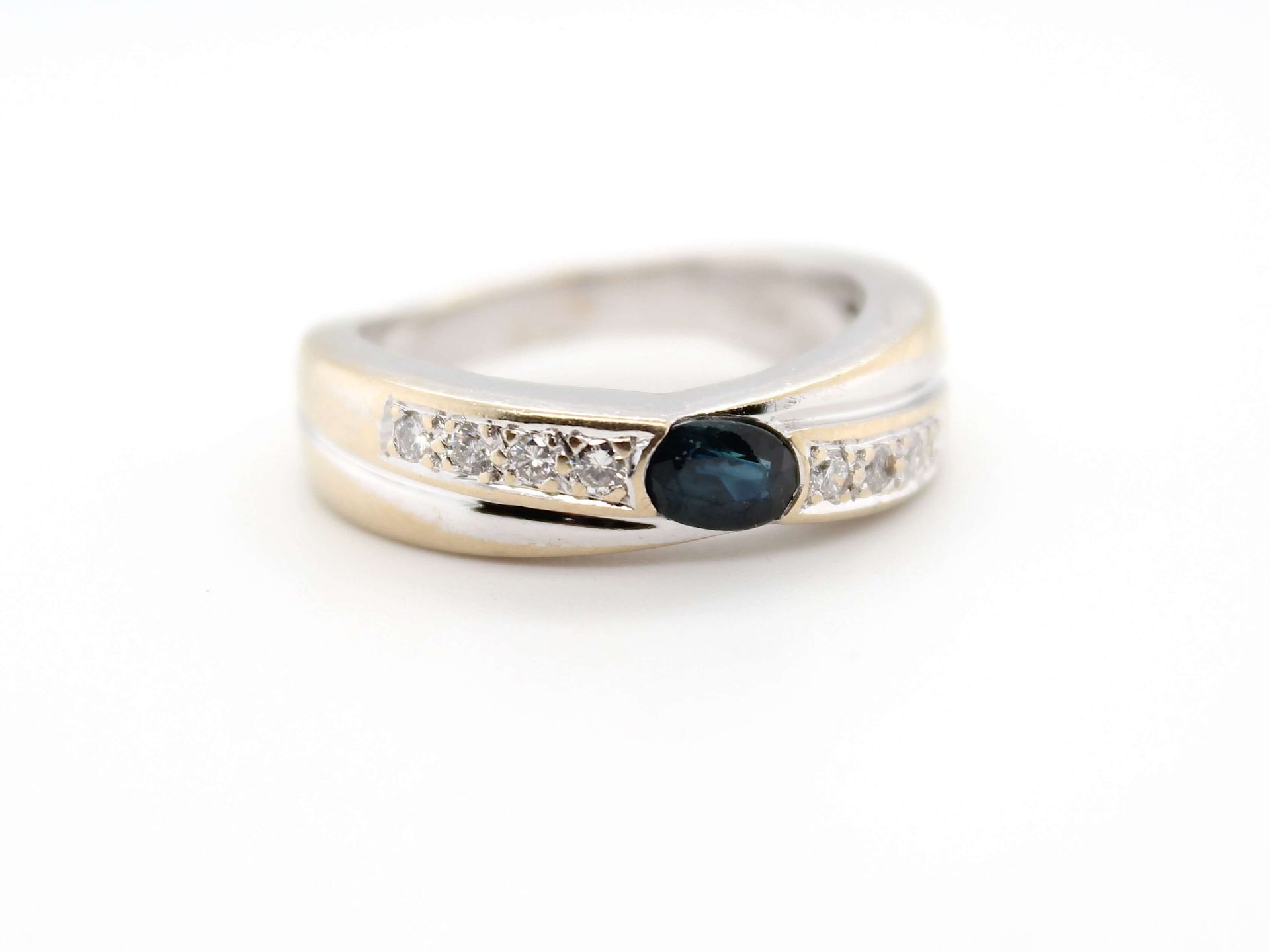 Ring with sapphire and brilliants, total ca. 0.25 ct.