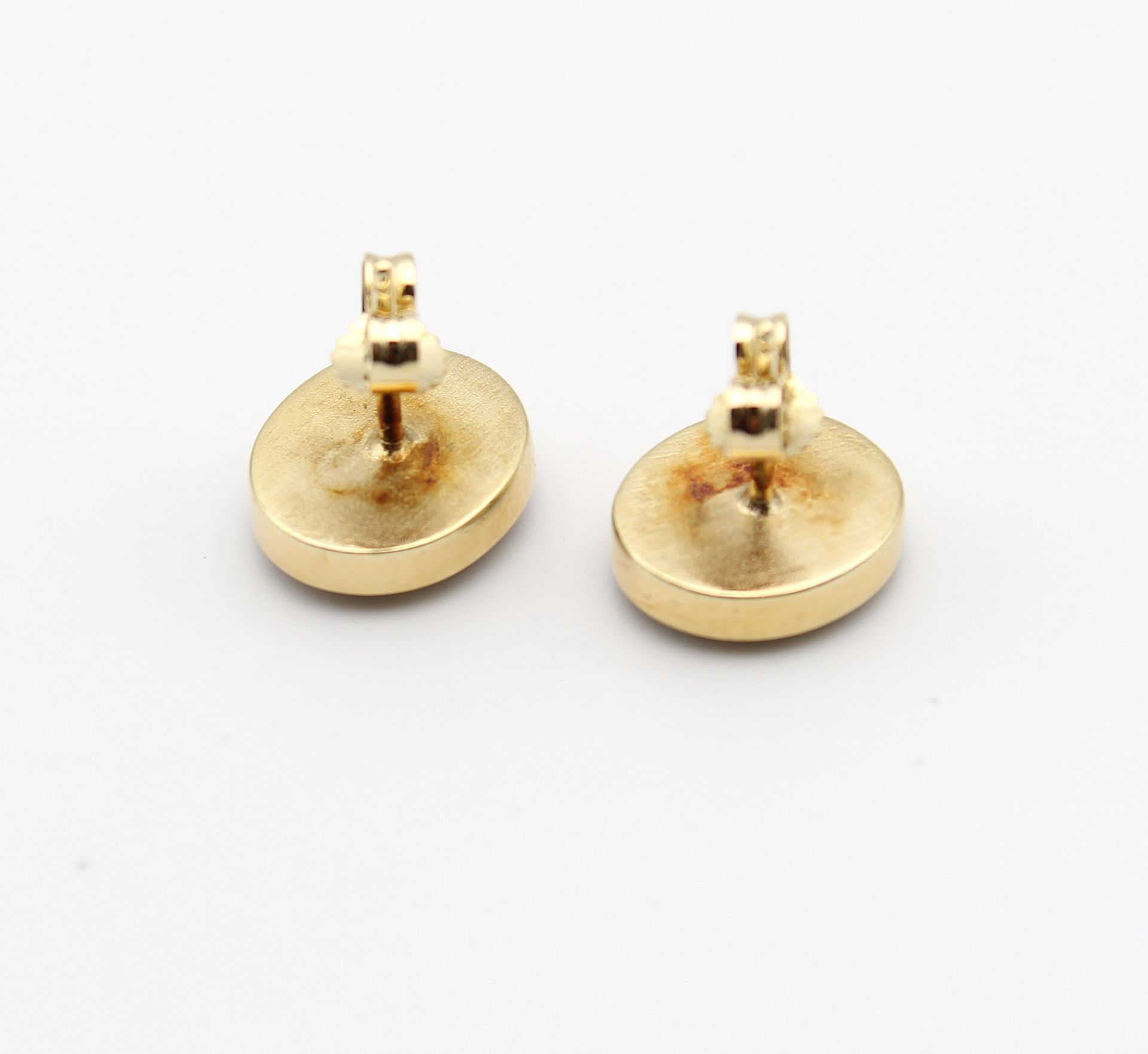 1 pair of stud earrings with a doublet - Image 3 of 3