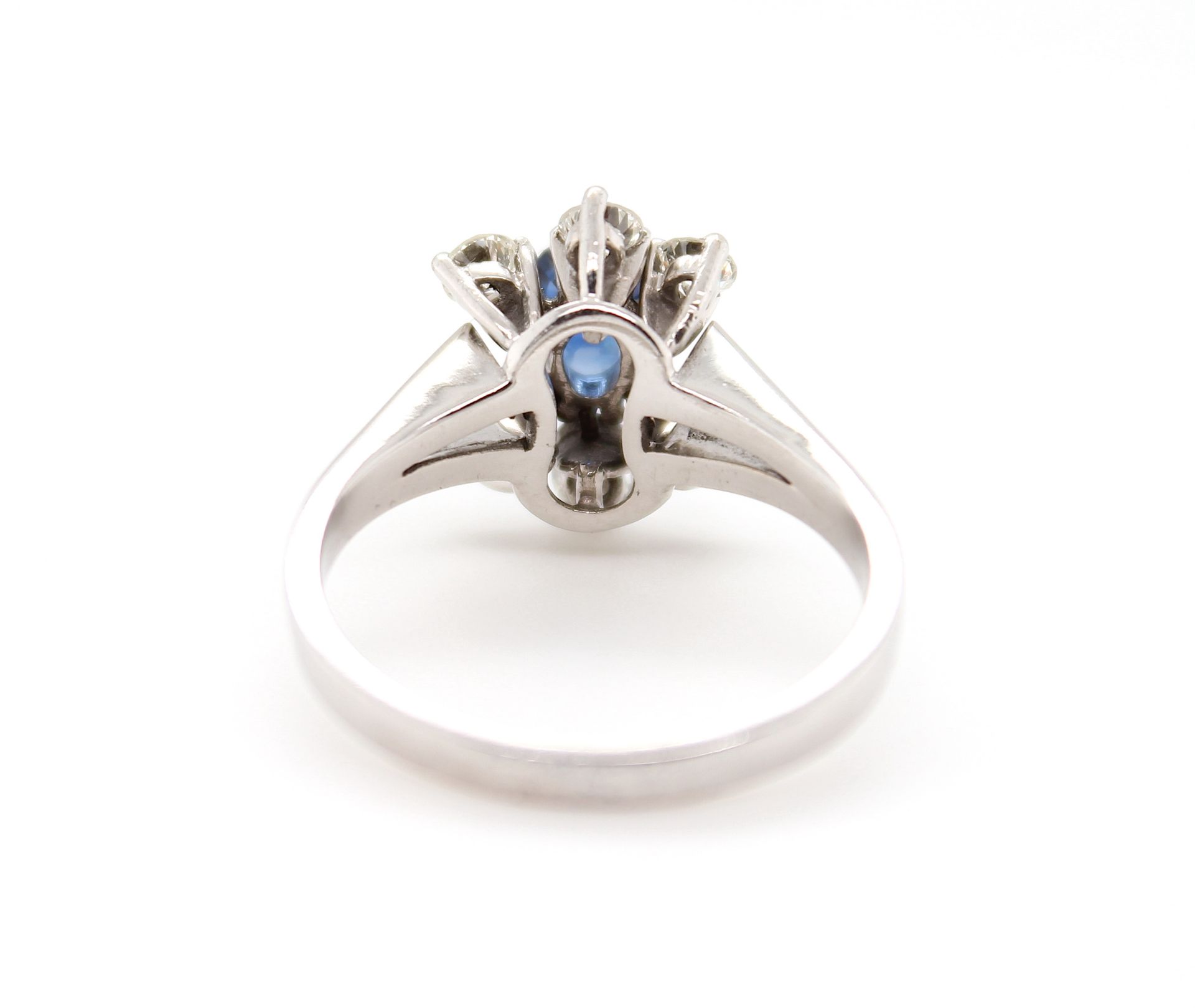 Ring with sapphire and total ca. 0.60 ct brilliants - Image 4 of 4