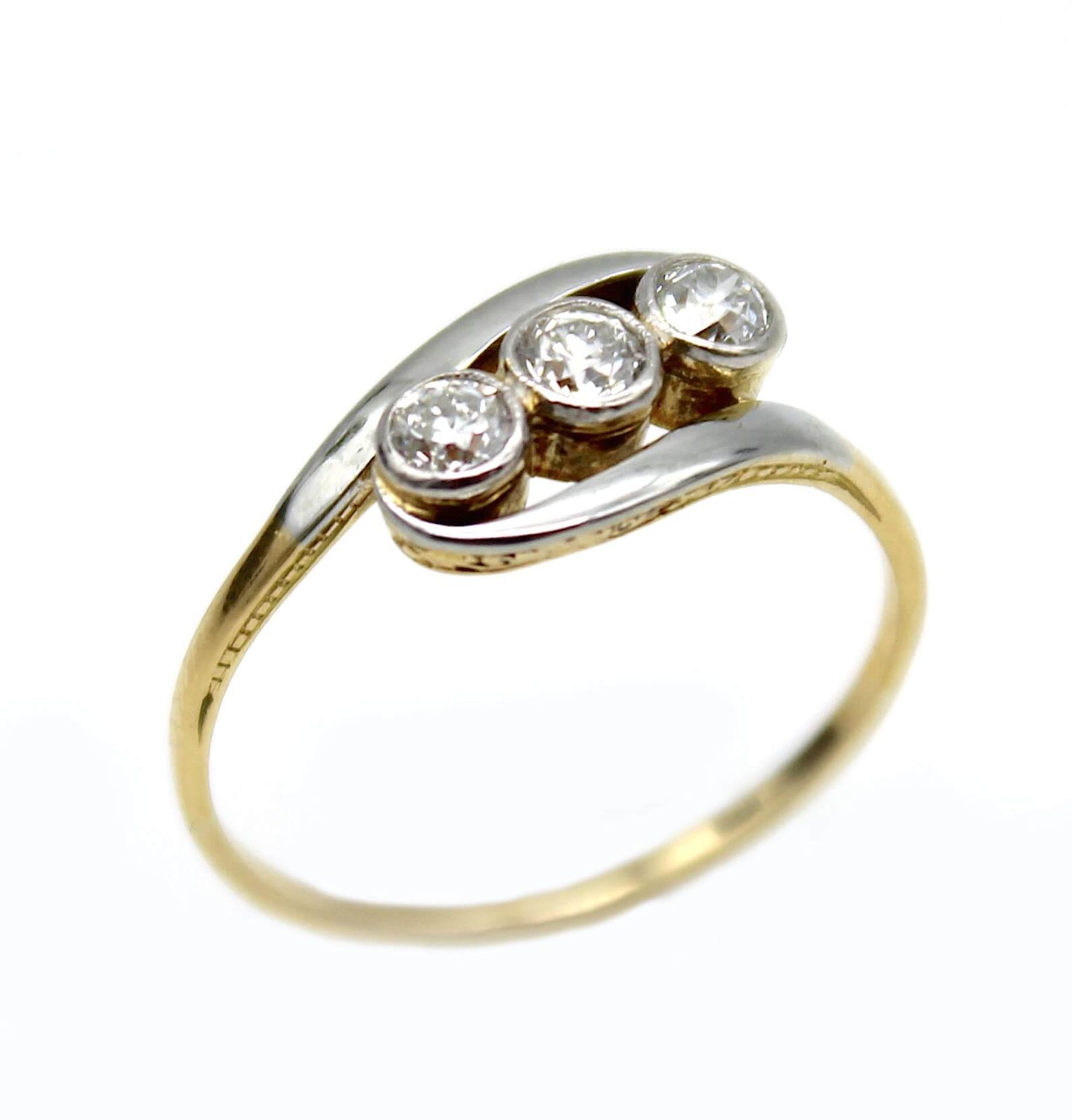 Vintage ring with total ca. 0.30 ct diamonds