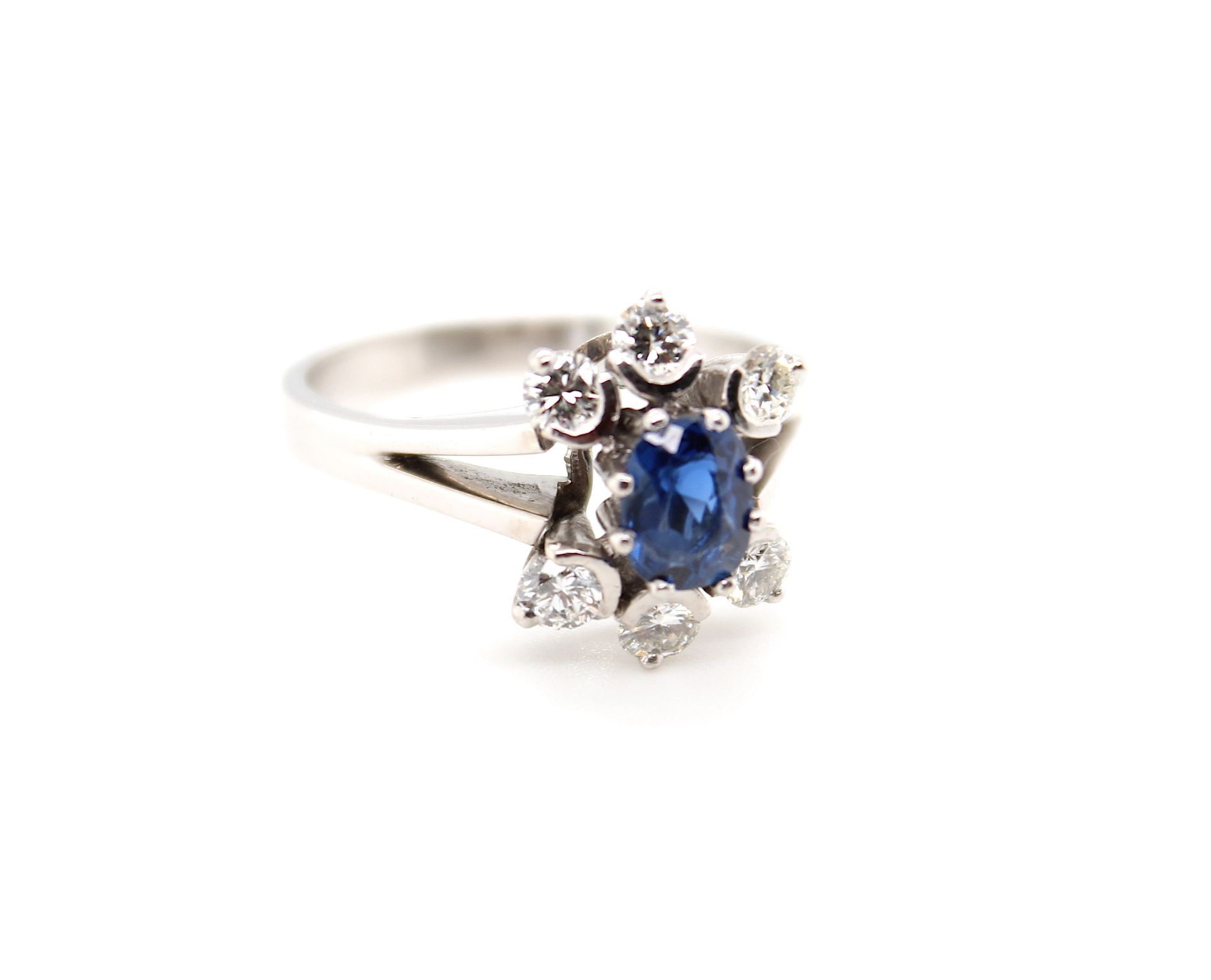Ring with sapphire and total ca. 0.60 ct brilliants - Image 3 of 4