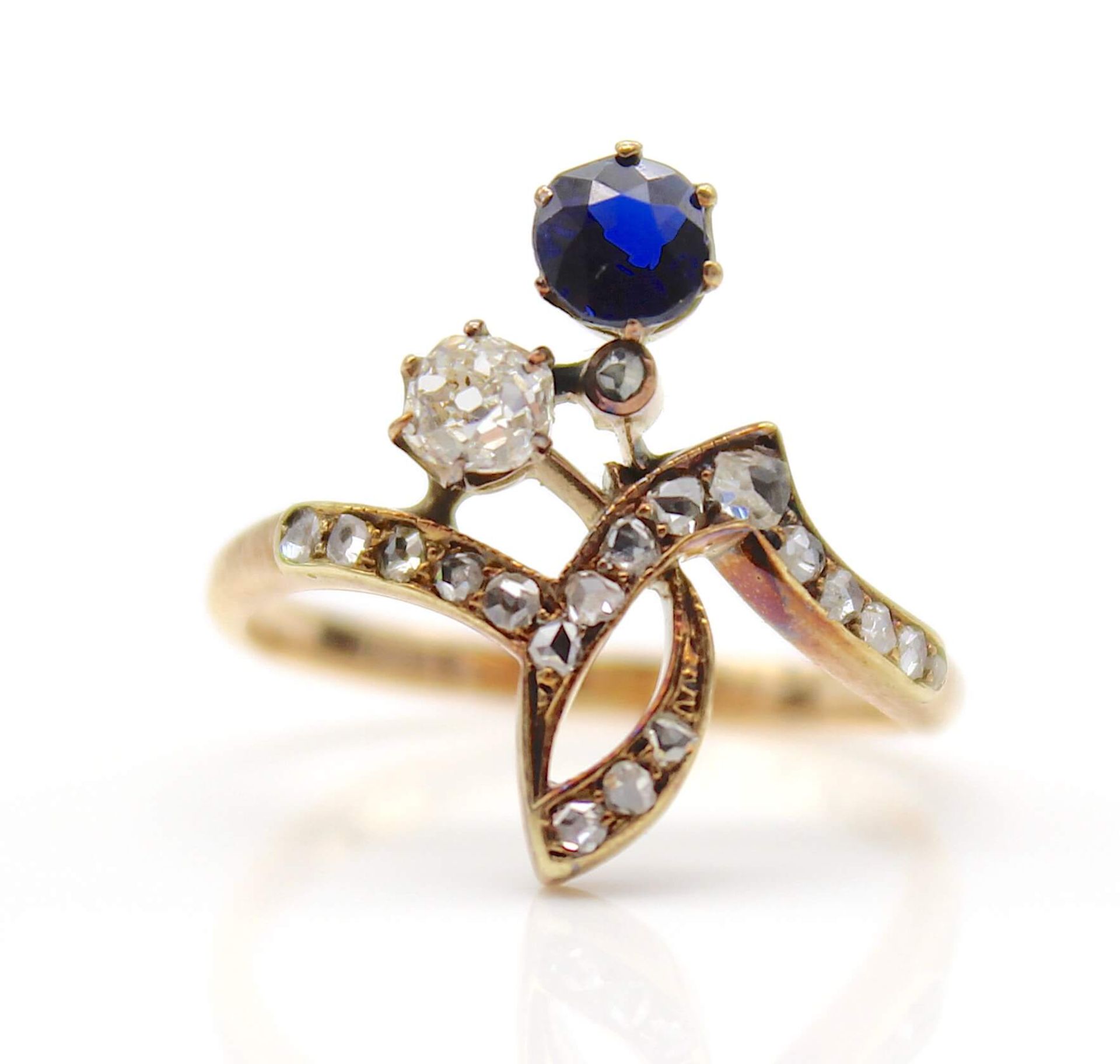 Ring around 1900 with sapphire and diamonds - Image 4 of 4