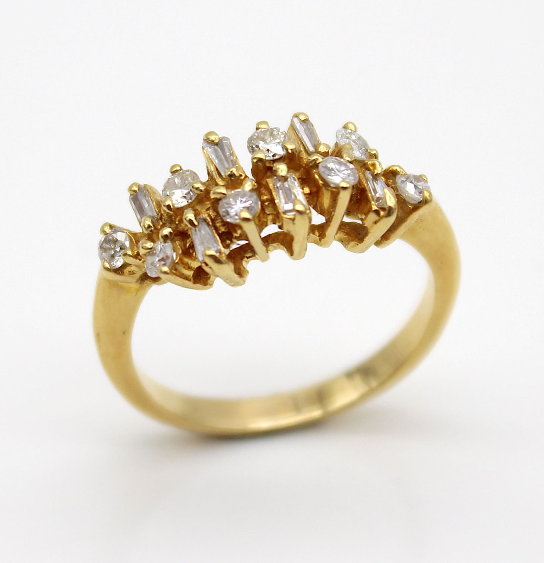 Ring with diamonds and brilliants total ca. 0,40 ct