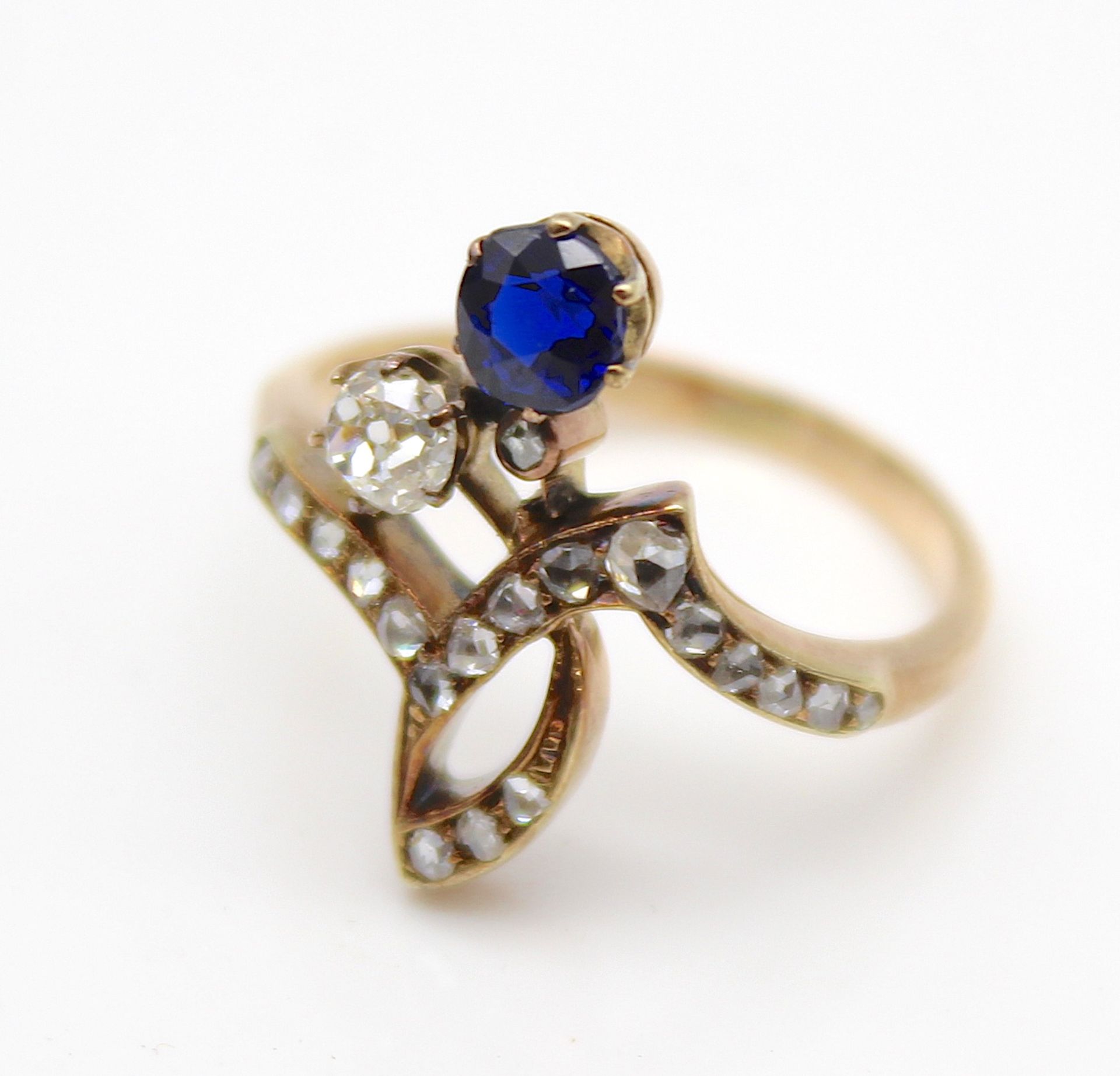 Ring around 1900 with sapphire and diamonds - Image 2 of 4