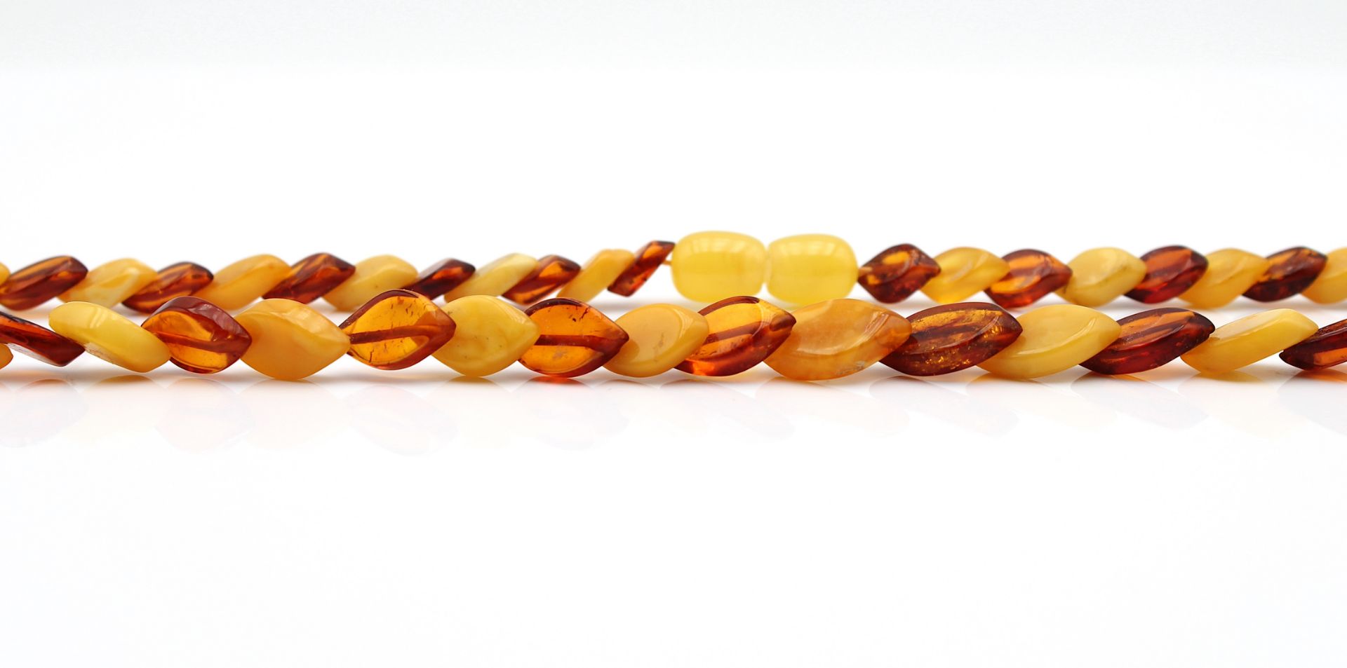 Amber necklace - Image 2 of 3