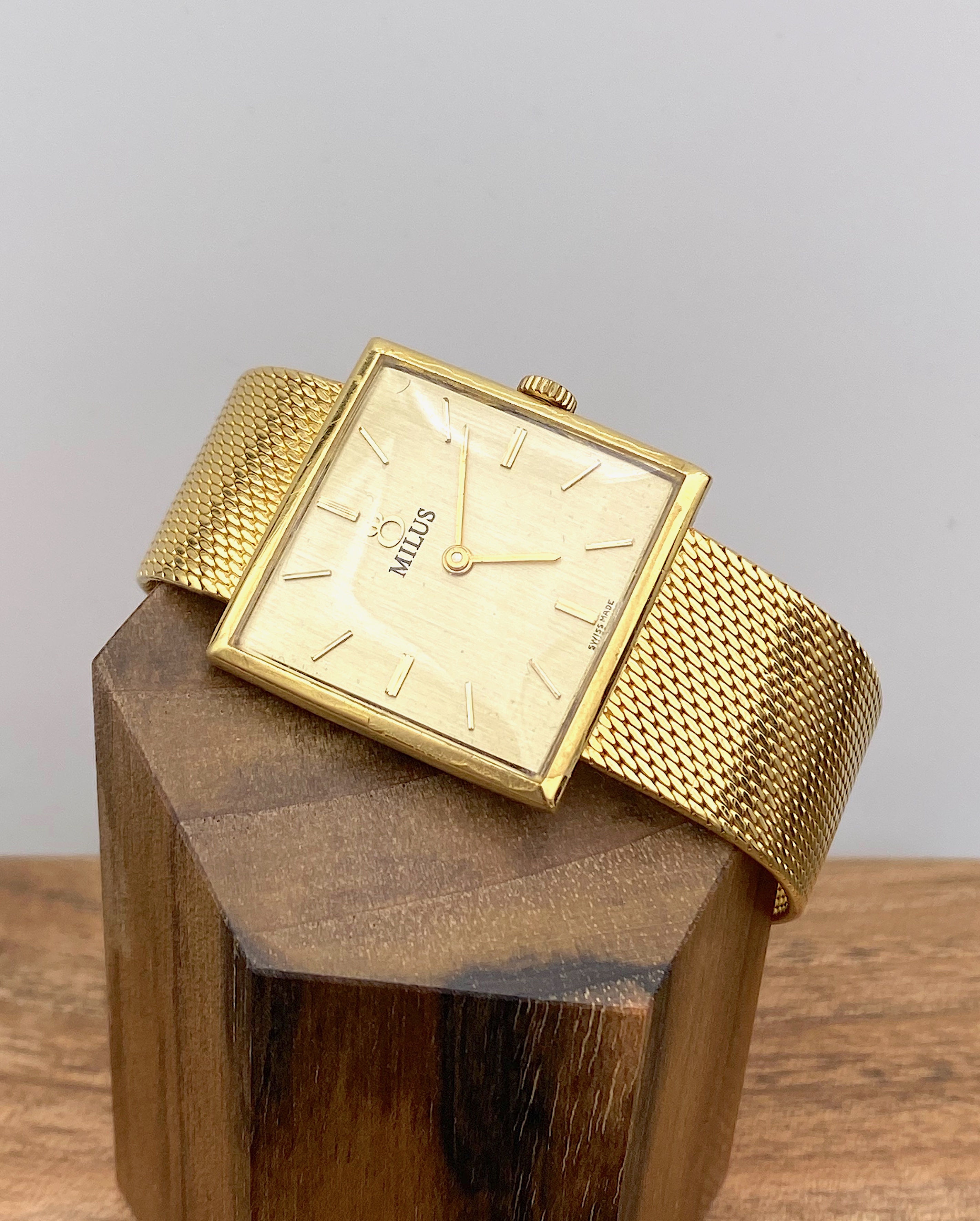 Men's wrist watch Milus in 750 gold