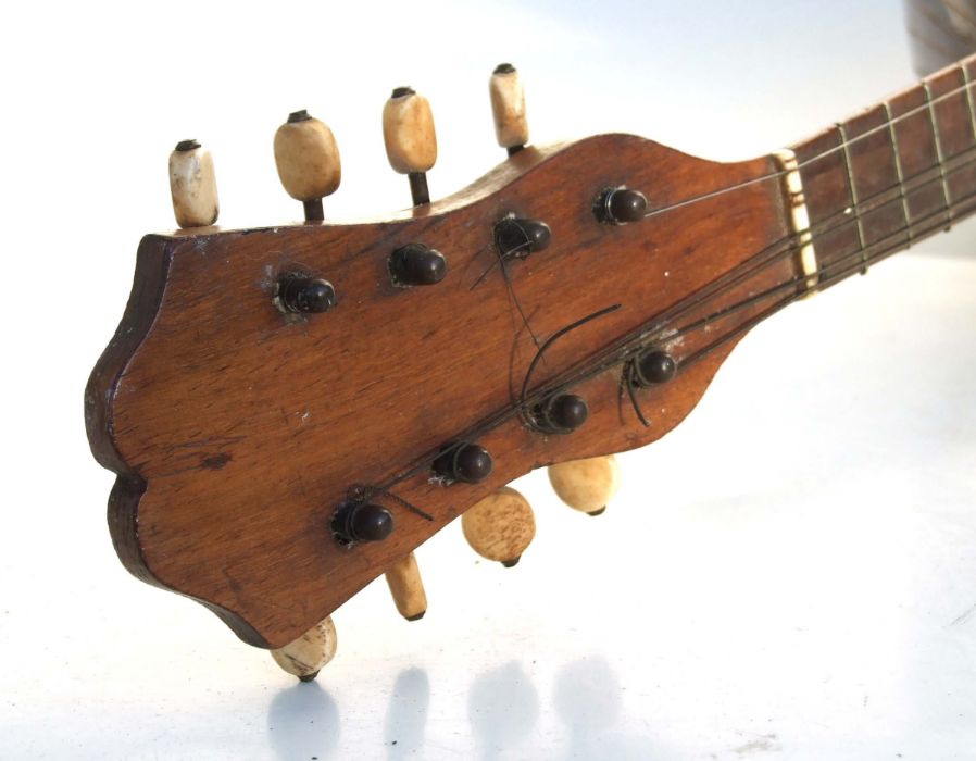 An Italian rosewood mandolin, bears paper label - Il Globo - 60cms long - Image 5 of 9