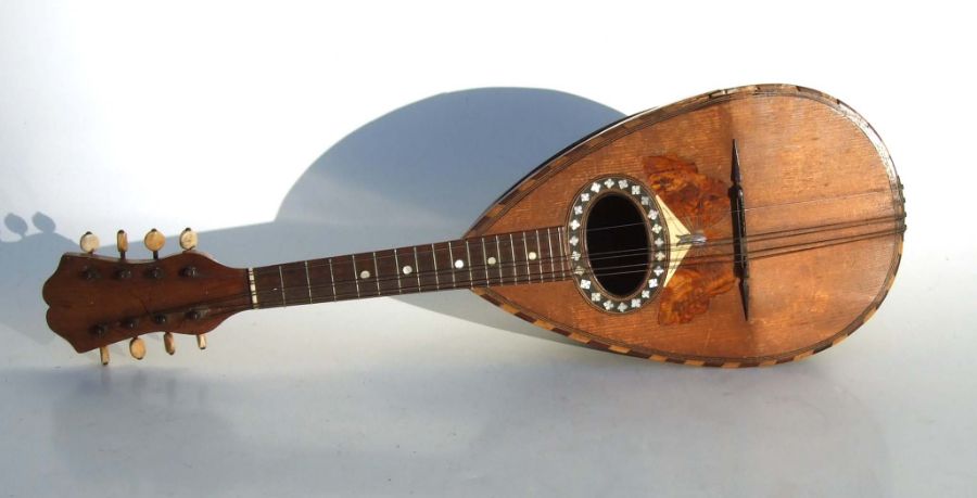 An Italian rosewood mandolin, bears paper label - Il Globo - 60cms long - Image 3 of 9