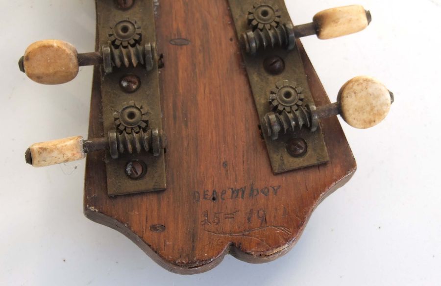 An Italian rosewood mandolin, bears paper label - Il Globo - 60cms long - Image 8 of 9