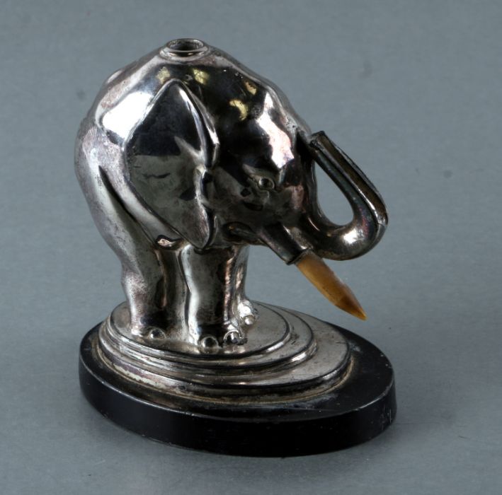 A vintage Ronson chrome plated table lighter in the form of an elephant ,10cms high (a/f). - Image 2 of 3