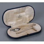 A George V Mappin & Webb silver spoon and pusher christening set, London 1931, cased.