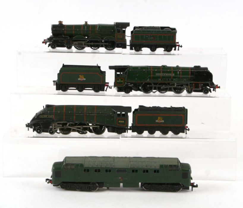 Four Hornby OO locomotives and tenders to include Silver King 4-6-2; Duchess of Montrose 4-6-2;