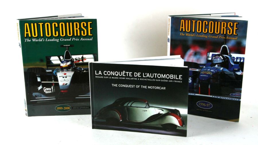 A quantity of assorted motoring reference books and brochures to include Auto Course, Bellu ( - Image 7 of 7