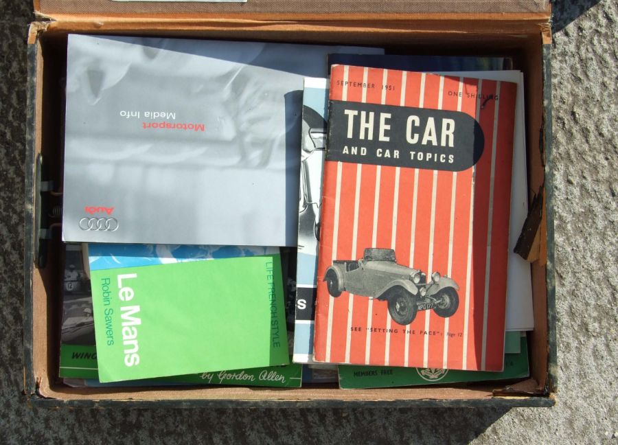 A quantity of assorted motoring reference books and brochures to include Auto Course, Bellu ( - Image 4 of 7