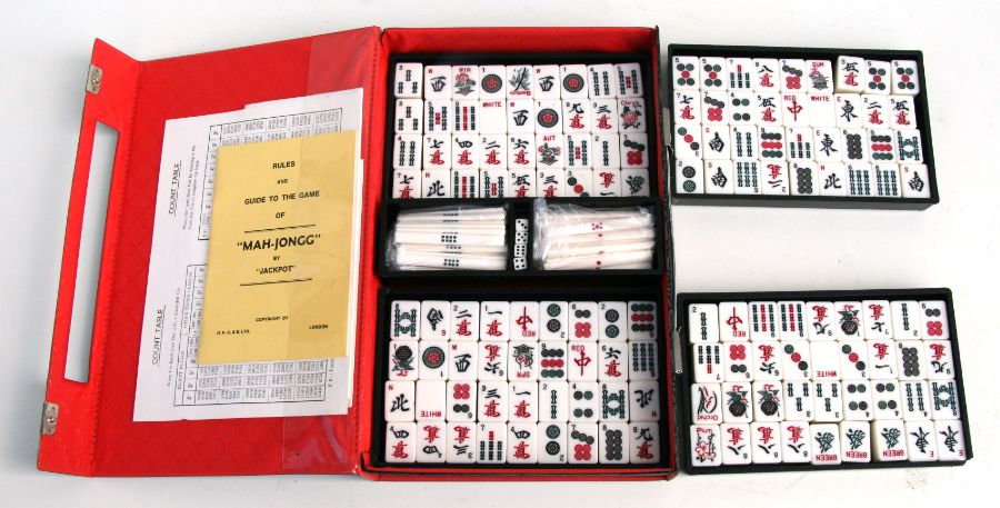 A modern cased Mah Jong set.