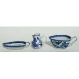 A group of 18th century Chinese blue & white items to include two sauce boats and a cream jug (3).