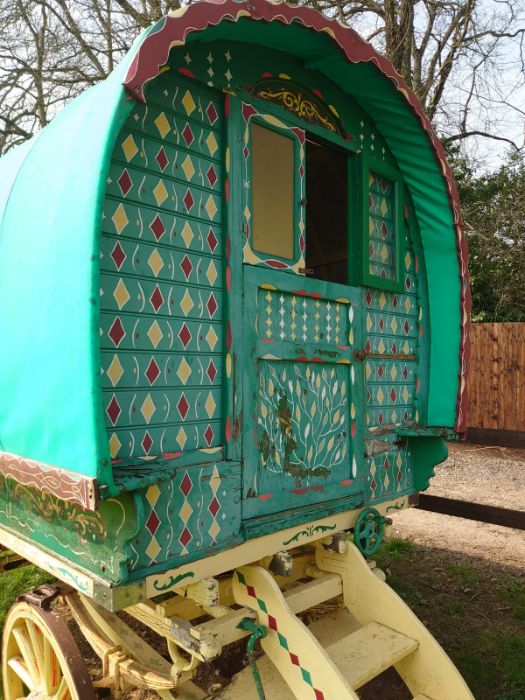 An early 20th century gypsy bowtop horses-drawn wagon with traditional painted decoration and fitted - Image 3 of 20