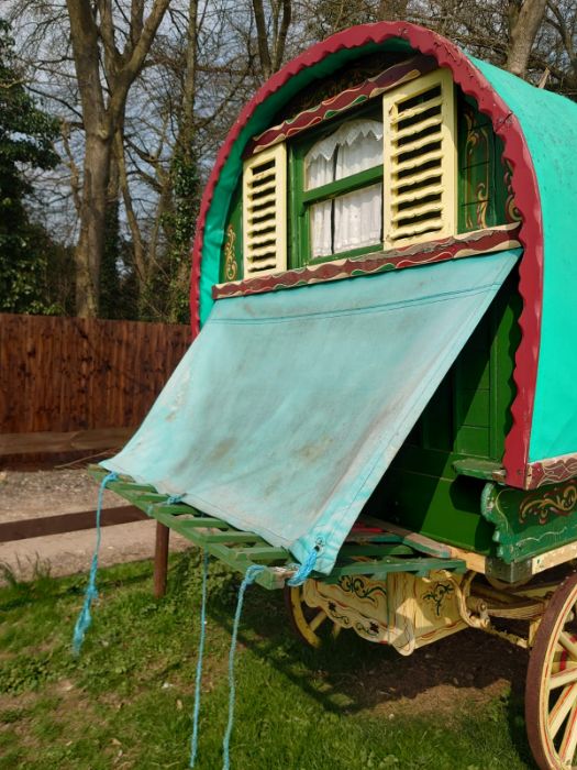 An early 20th century gypsy bowtop horses-drawn wagon with traditional painted decoration and fitted - Image 2 of 20