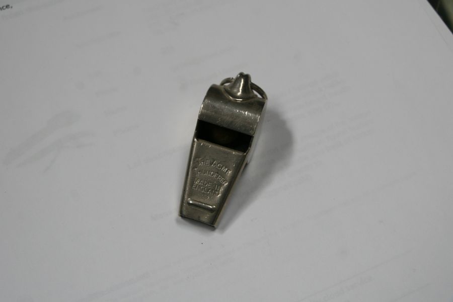 A quantity of vintage whistles to include Acme and Hudson. - Image 15 of 19