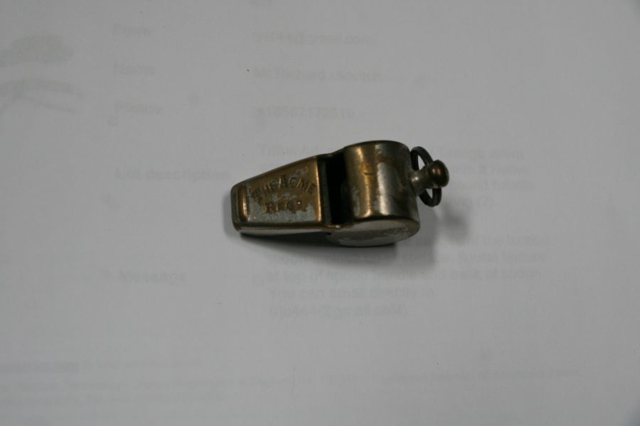 A quantity of vintage whistles to include Acme and Hudson. - Image 5 of 19