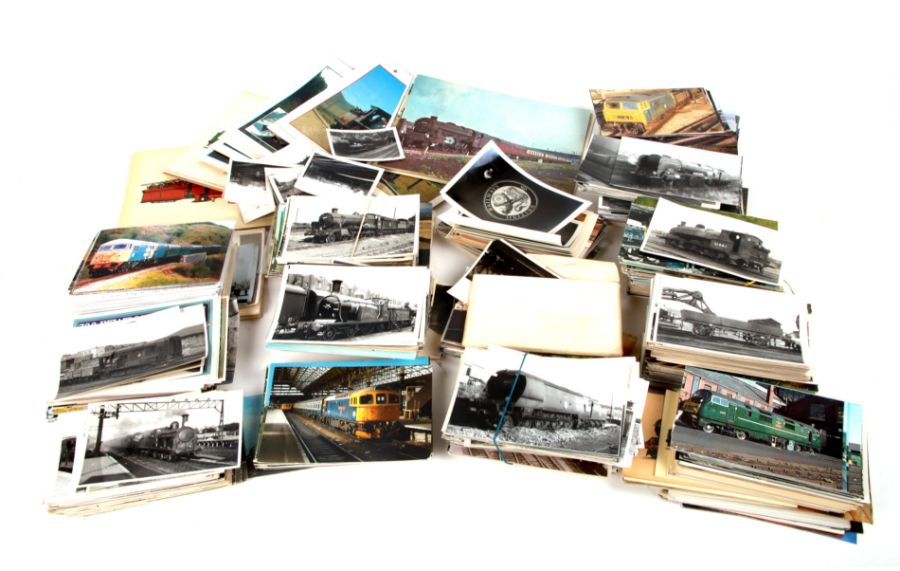 A large quantity of postcards, cigarette cards and a quantity of real photographs depicting - Image 4 of 4