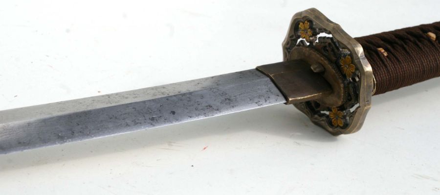 A Japanese Samurai Katana sword in WWII fittings, the blade thought to be earlier and with - Image 8 of 13