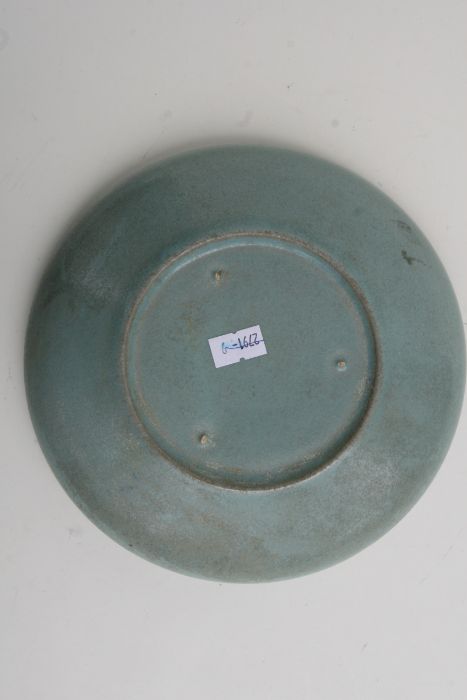 A Chinese celadon glazed shallow dish or brush washer, 19cms diameter.Condition ReportGood condition - Bild 9 aus 9