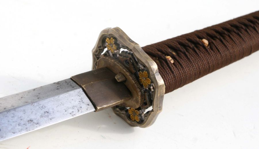 A Japanese Samurai Katana sword in WWII fittings, the blade thought to be earlier and with - Image 7 of 13