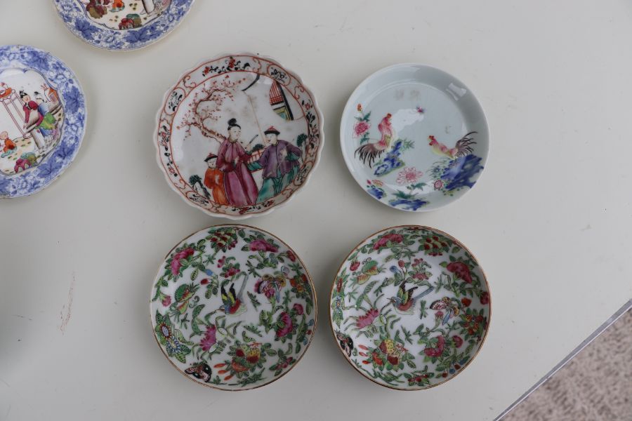 A group of 18th, 19th century and later Chinese tea bowls and saucers. - Image 2 of 12