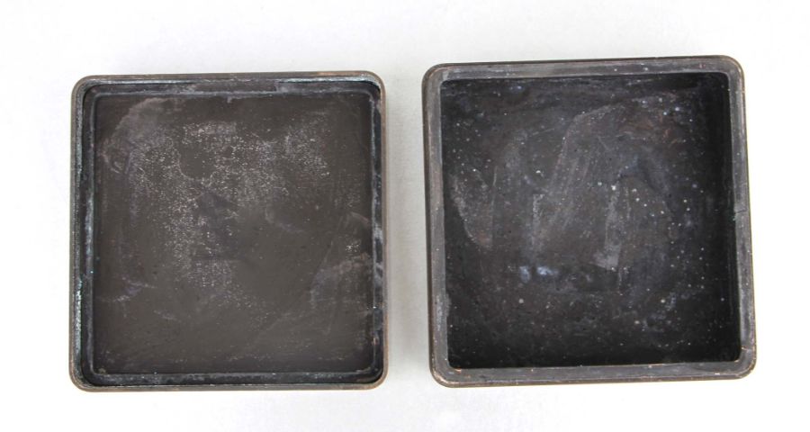 A Chinese silvered copper ink box, decorated ladies in a terraced garden with seal mark to the - Bild 2 aus 13