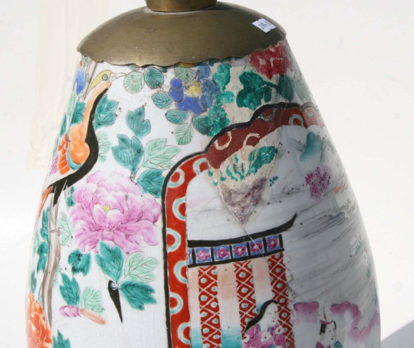 A large Japanese vase decorated with figures within a mountainous landscape and exotic birds - Image 4 of 5