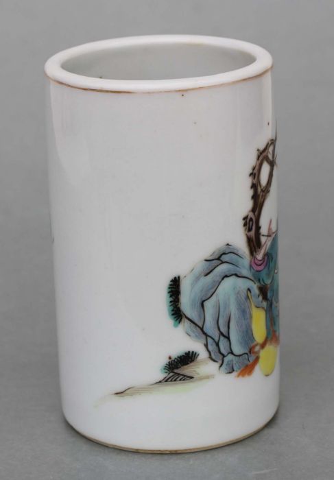 A Chinese famille rose bitong / brush pot decorated a man seated under a tree with Tongzhi mark to - Image 3 of 7
