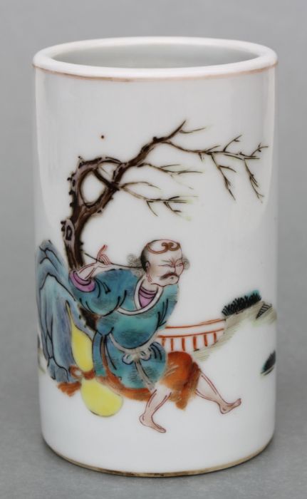A Chinese famille rose bitong / brush pot decorated a man seated under a tree with Tongzhi mark to