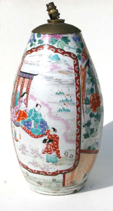 A large Japanese vase decorated with figures within a mountainous landscape and exotic birds - Image 2 of 5