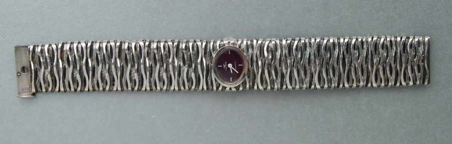A 1970's Technos ladies hallmarked silver bracelet watch, circa 1973, in original box. - Bild 2 aus 3
