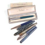 A quantity of fountain pens to include Conway Stewart and Parker.