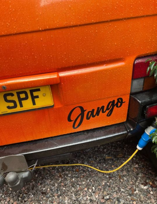 A 1992 Volkswagen T4 camper van, registration J42 SPF, orange. This 2.5 non turbo t4 camper van with - Image 24 of 25