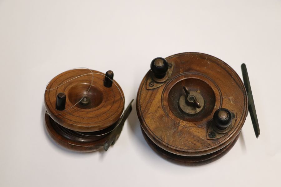 A group of vintage fishing reels to include a Starback example.Condition ReportThe reel with the - Image 8 of 13