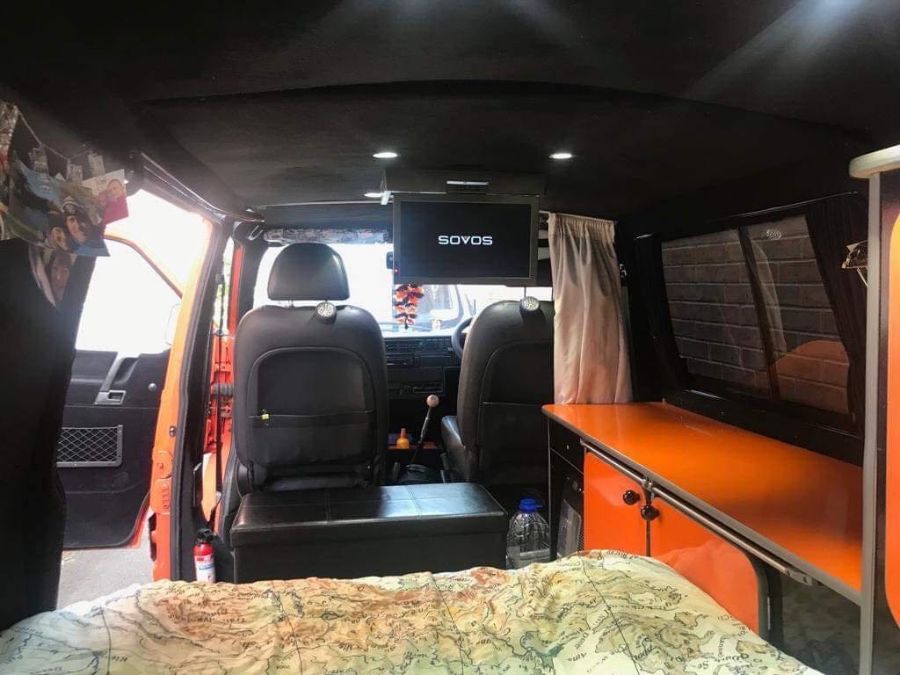 A 1992 Volkswagen T4 camper van, registration J42 SPF, orange. This 2.5 non turbo t4 camper van with - Image 3 of 25