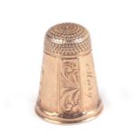 An 18ct gold antique French thimble with engraved panels and named 'Mary', 3.7g.