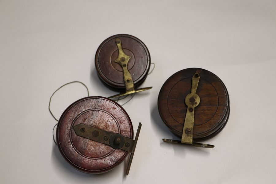 A group of vintage fishing reels to include a Starback example.Condition ReportThe reel with the - Image 10 of 13