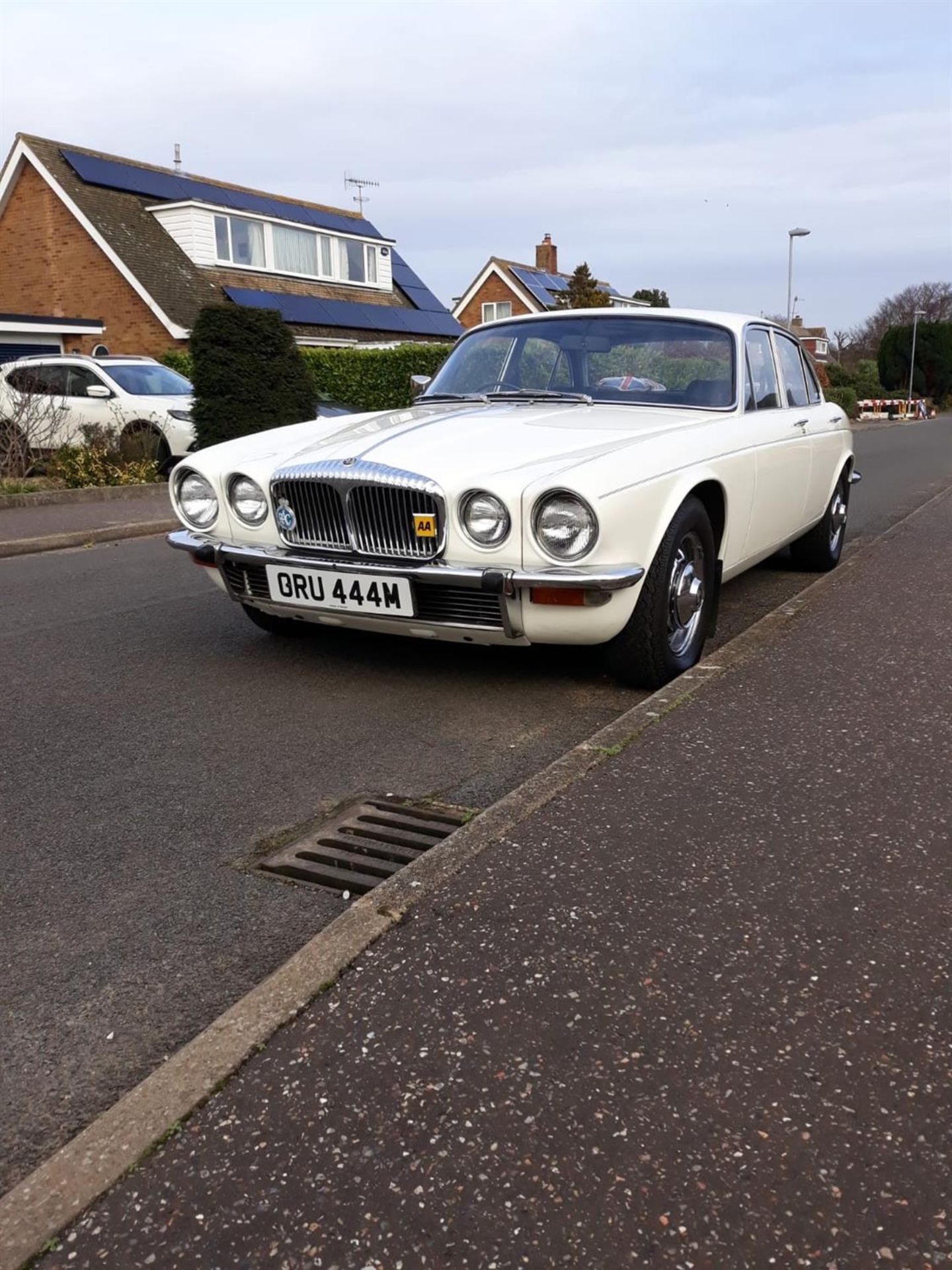 1974 Daimler Sovereign Series 2 4.2 Auto - Image 2 of 4